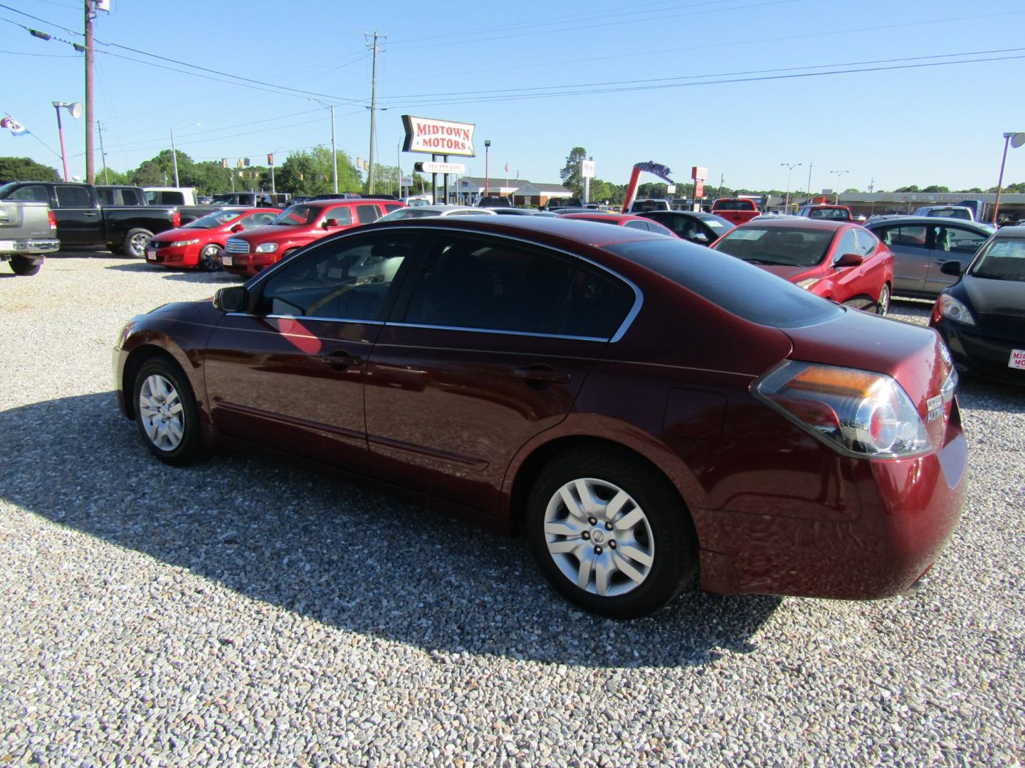 2011 Red /Gray Nissan Altima 2.5 S (1N4AL2AP2BN) with an 2.5L L4 DOHC 16V engine, Automatic transmission, located at 15016 S Hwy 231, Midland City, AL, 36350, (334) 983-3001, 31.306210, -85.495277 - Photo#5